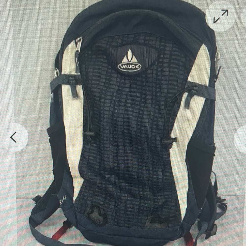 Vaude Tremalzo 22 Backpack Blue Cover Biking Hiking Lightweight Ventilated